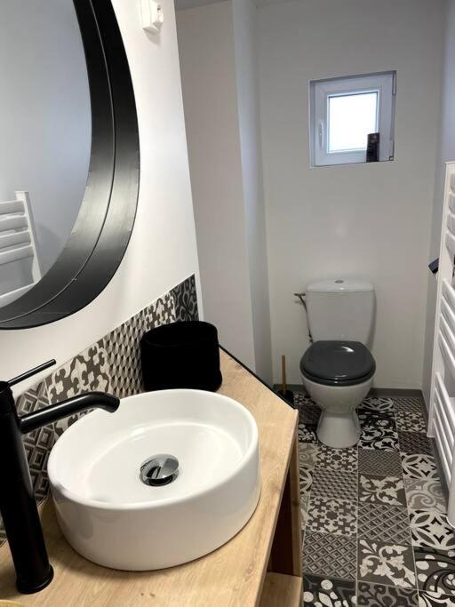 Bel Appartement Sur Cour Plein Centre Ville Et Parking Moulins  Eksteriør bilde