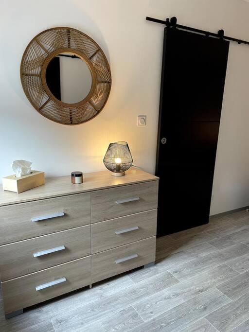 Bel Appartement Sur Cour Plein Centre Ville Et Parking Moulins  Eksteriør bilde
